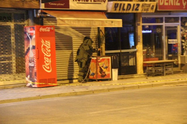 konyada-supheli-valiz-funye-ile-patlatildi-(3).jpg