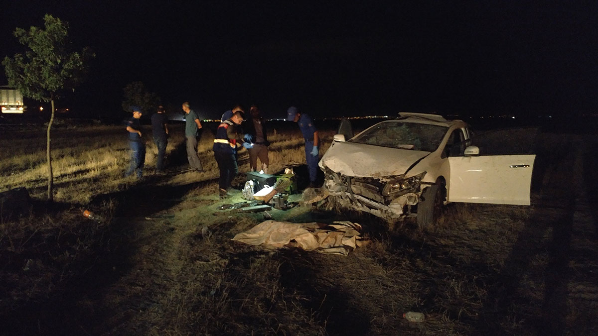 konyada-trafik-kazasi-1-olu,-4-yarali-(1).jpg