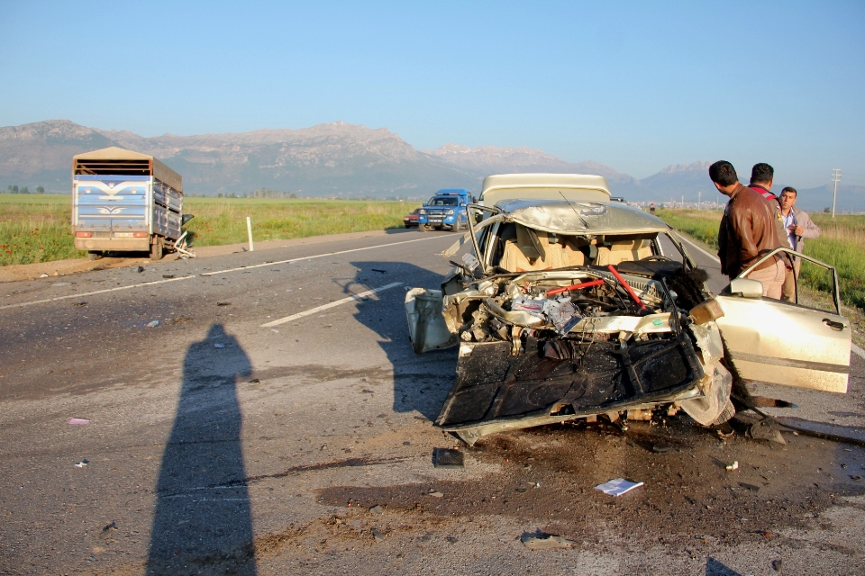 konyada-trafik-kazasi-3-yarali-(2).jpg