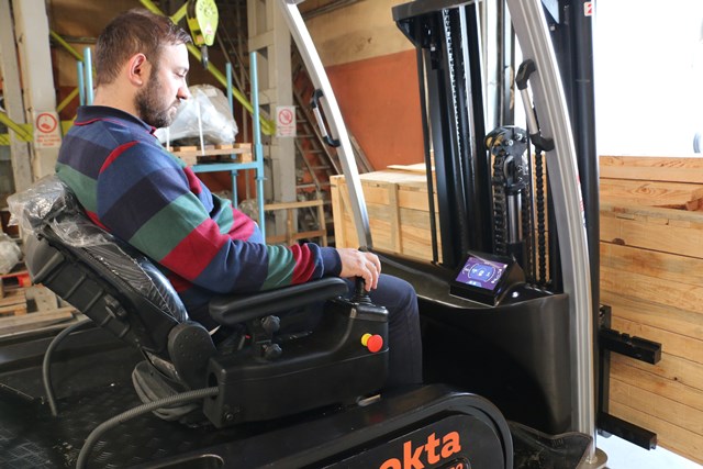 konyada-uretilen-forklift--(7).jpg