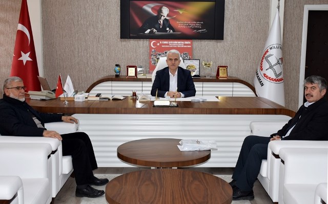 konyali-hayirsever-is-adamindan-ogrencilere-giysi-yardimi--(2).jpg