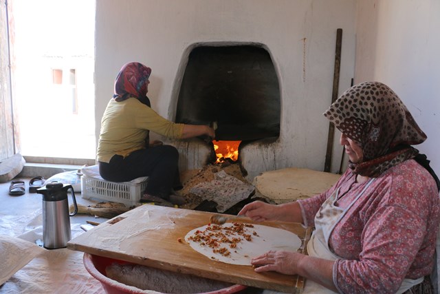 konyali-kadinlarin-kis-ekmegi--(2).jpg