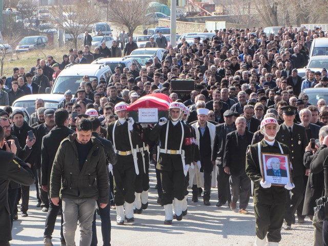 konyali-kore-gazisi-torenle-son-yolculuguna-ugurlandi--(2).jpg