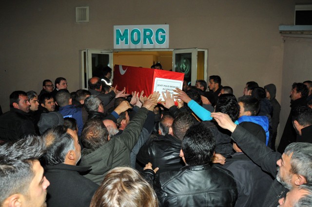 konyali-sehidin-cenazesi-memleketine-getirildi--(3).jpg