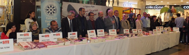 konyali-yazarlar-okurlariyla-bulustu2.jpg