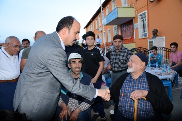 konyalilar-mahalle-iftarlarinda-bulusuyor--1.jpg