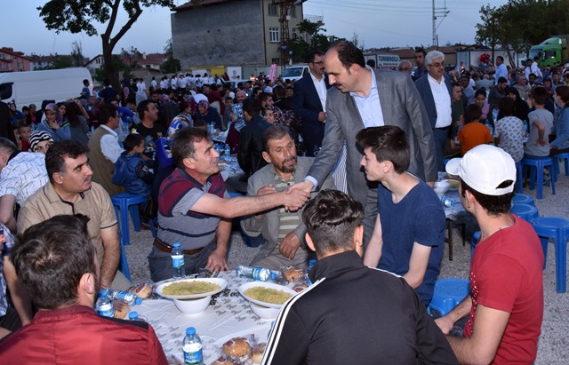 konyalilar-mahalle-iftarlarinda-bulusuyor--8.jpg