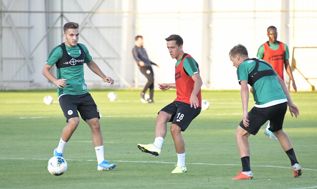 konyaspor-antrenman-001.png