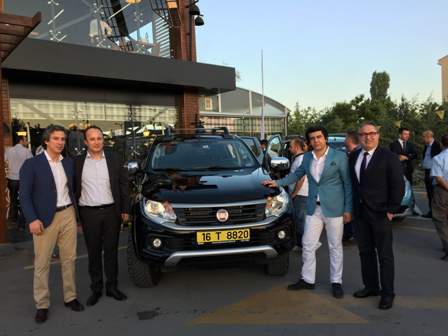 koyuncu-fiattan-dost-ve-musterilerine-iftar--(2).jpg