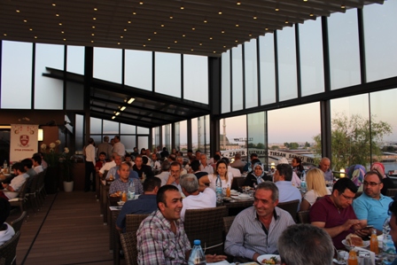 koyuncu-fiattan-dost-ve-musterilerine-iftar--(4).jpg