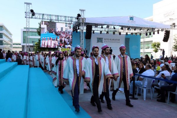 kto-karatay-universitesi-2016-2017-akademik-yili-mezunlarini-verdi-(5).jpeg