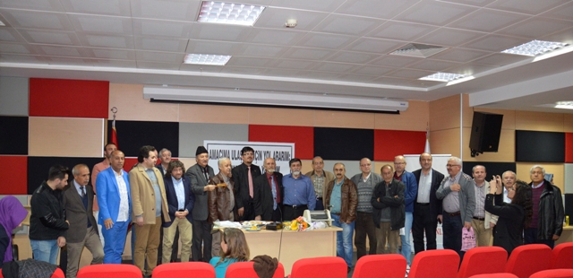 kucukbezirci-tek-ilkem-yol-aramak-ve-yapmaktir-(2).jpg