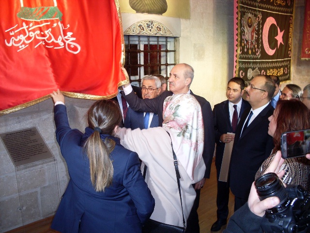 kurtulmus,-mevlana-muzesindeki-“sancak-sergisi’ni-acti-(5).jpg