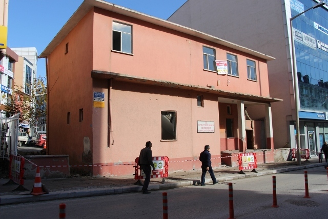 kutuphane-yikimi-basladi-(4).jpg