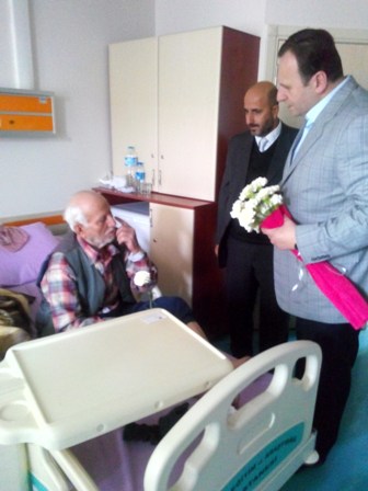 latif-cem-baran’dan-hastalara-ziyaret-(2).jpg
