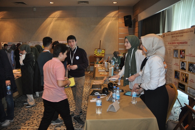 lise-ogrencilerinden-bilim-fuari-(5).jpg