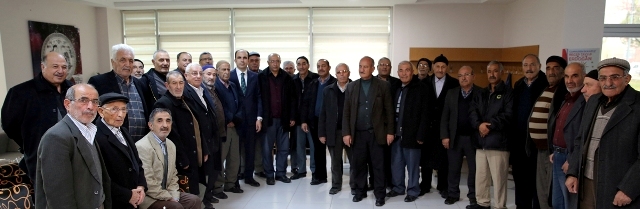lokaller-emeklileri-hayata-bagliyor-(1).jpg