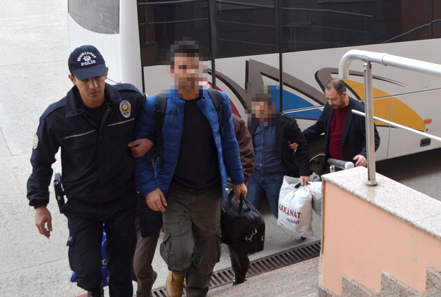 mahrem-askerlere-yonelik-operasyonda-5-tutuklama-(3)-001.jpg