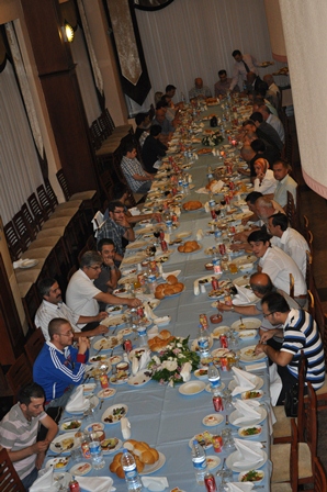 memleket-ailesi-iftarda-bir-araya-geldi--(4).20110824162040.jpg