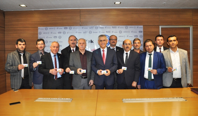 memur-sen-il-baskanligi-ve-ittifak-holding-ozel-indirim-anlasmasi-imzaladi-(2)-001.jpg