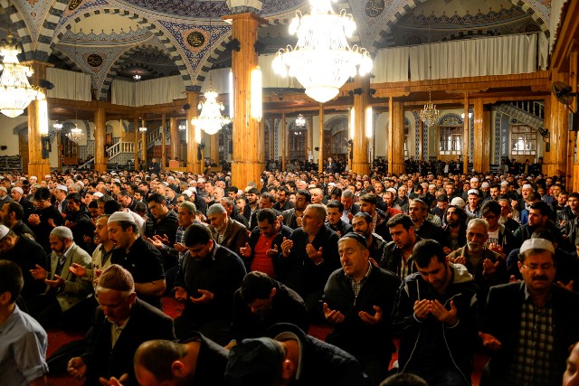 meram’da-mirac-kandili-coskusu--“mirac,-kulun-rabbiyle-bulusmasidir”-(3).jpg