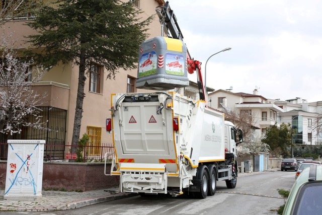 meram’da-yeni-nesil-cop-konteynerleri-(2).jpg