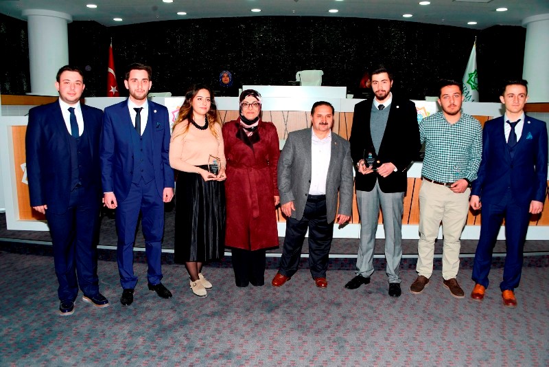 meram-genclik-meclisi’nde-yeni-donem-(6).jpg