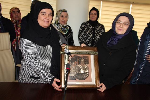meram-kadin-meclisinden-karatay-kent-konseyi-kadin-meclisine--(1).jpg