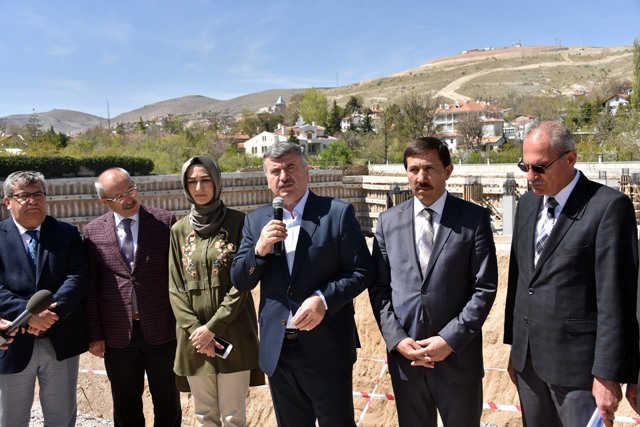 meram-katli-otopark-projesi-meram-icin-tarihi-bir-hizmettir-1.jpg