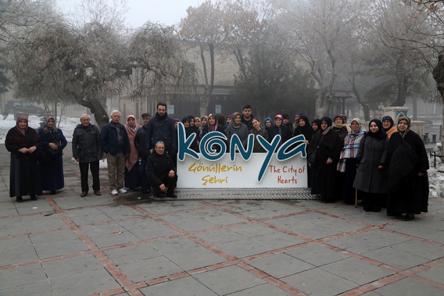 mevlana-diyari-konyayi-geziyorlar-(1).jpg