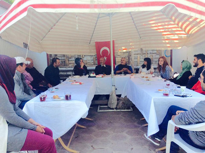 mevlana-muze-muduru-yusuf-benli,-kazi-heyetiyle-birlikte-alaaddin-kazisindaki-tarihi-buluntular-hakkinda-yazarlara-bilgiler-verirken-copy.jpg mevlana-muze-muduru-yusuf-benli,-kazi-heyetiyle-birlikte-alaaddin-kazisindaki-tarihi-buluntular-hakkinda-yazarlara-bilgiler-verirken-copy.jpg