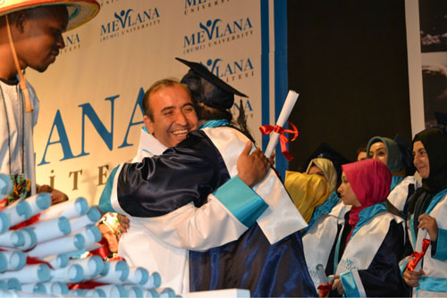 mevlana-universitesi-ilk-mezunlarini--(6)-copy.jpg