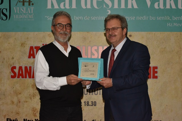 mevlevihane-sanat-gelenegi”-ni-yasatan-usta-sanatcilara-plaket-verildi-(3).jpg