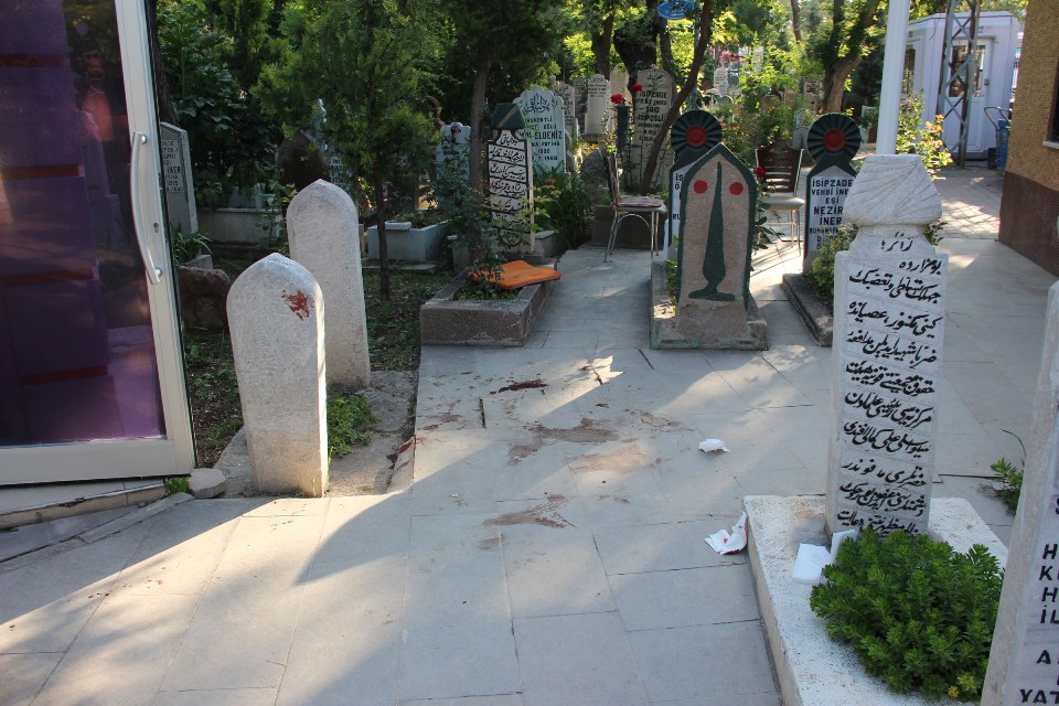 mezarlikta-cinayet.jpg