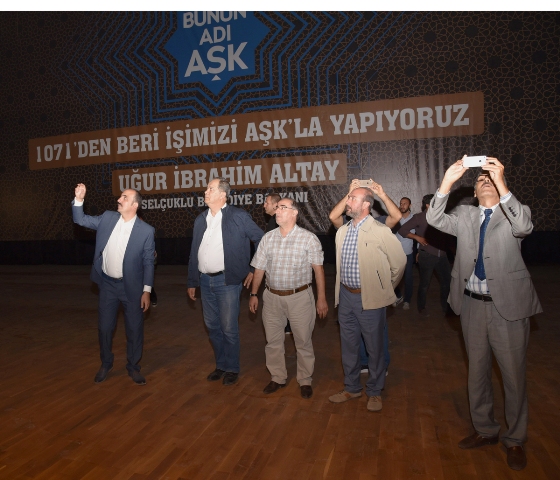 mimarlar-selcuklu-kongre-merkezini-begendi-(6).jpg