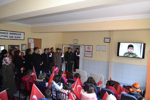 minik-ogrencilerden-zeytin-dali-harekatina-destek-(4).jpg