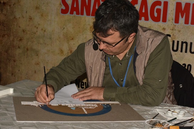 minyatur-sanatcisi-ersan-percem’in-“mevlana-turbesi-ve-dergahi”-eseri-begeni-topladi-(1).jpg