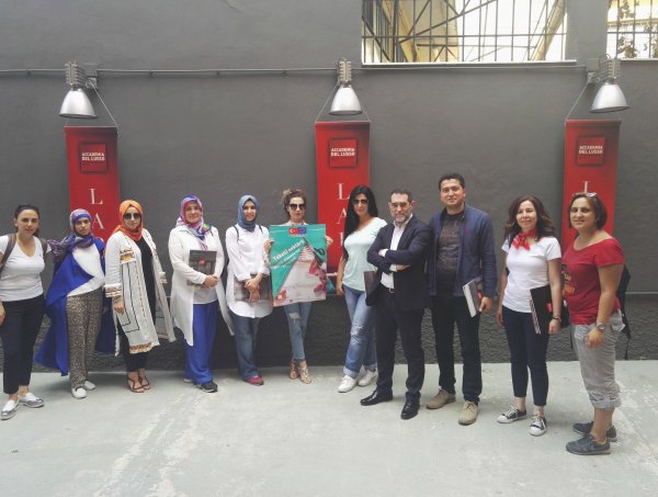 moda-bu-kadinlardan-sorulacak-(1).jpg