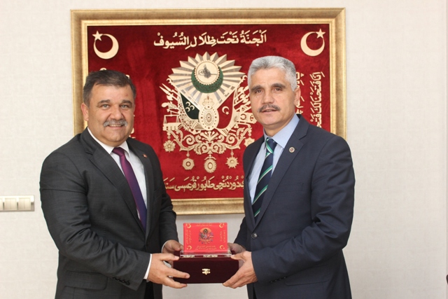 mudur-araba’dan-baskan--(2).jpg