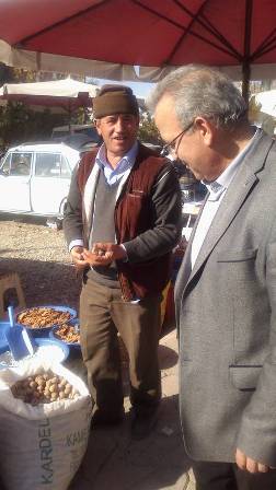 nadi-tascioglu-semt-pazarini-gezdi-(3).jpg