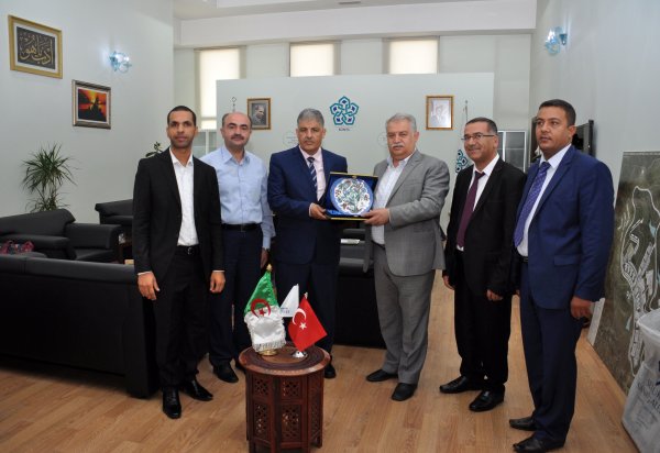 neu-ve-cezayir-el-oued-universitesi-arasinda-protokol-imzalandi-(2).jpg