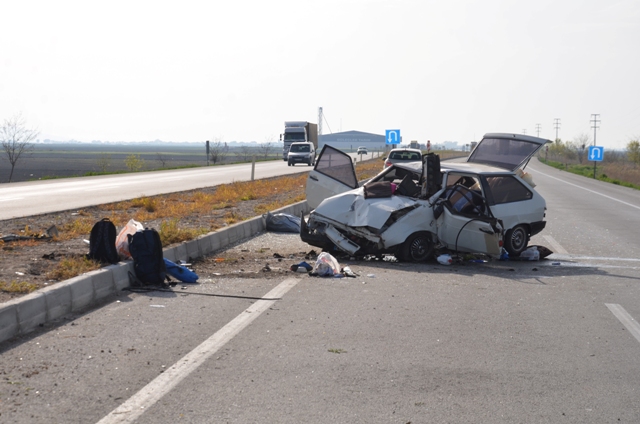 nisanli-cifti-trafik-kazasi-ayirdi-(1).jpg