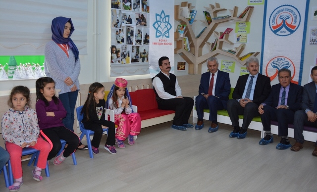 ogrenciler,-meddah’i-izledi--(2).jpg