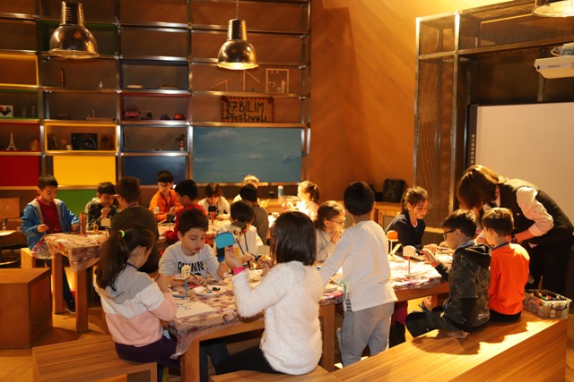 ogrenciler-ara-tatili-bilimle-geciriyor-7.jpg