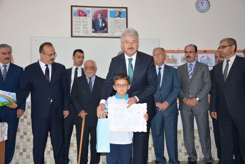 ogrenciler-karne-heyecani-yasadi-(5).jpg