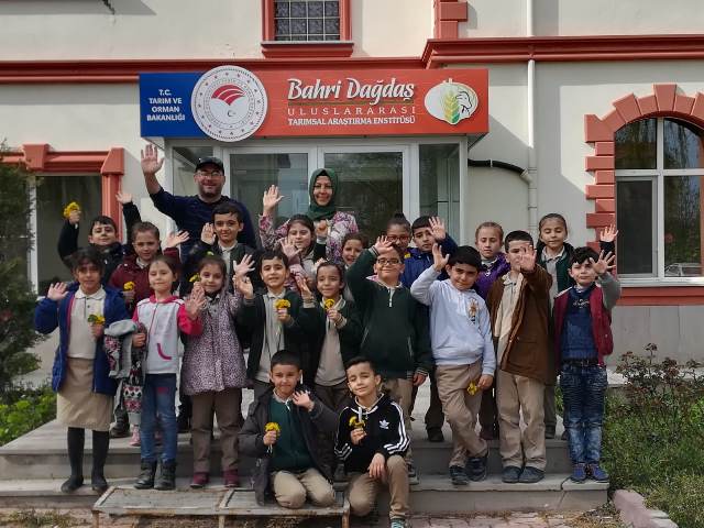 ogrencilerden-bahri-dagdas’a--(3).jpeg