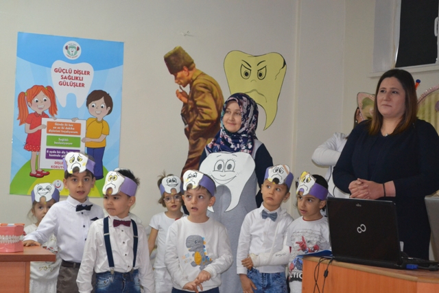ogrencilere-dis-sagliginin-onemi-anlatildi-(2).jpg