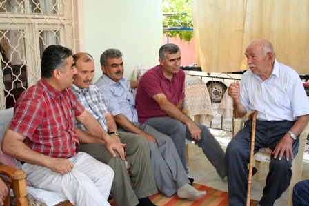 okul-muduru-elciyi-ziyaret.jpg okul-muduru-elciyi-ziyaret.jpg