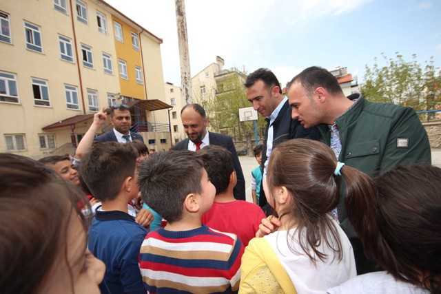 okullari-ziyaret-eden-ozaltun’dan--(3).jpg