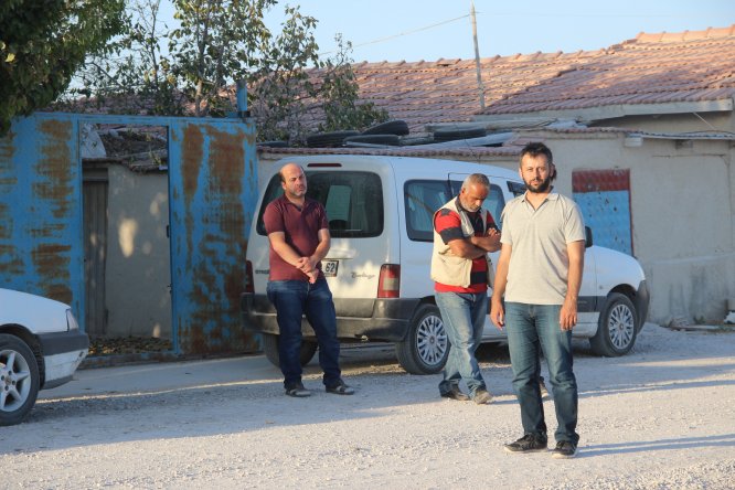olu-taklidi-yaparak-elinden-kurtuldugu--(4).jpg